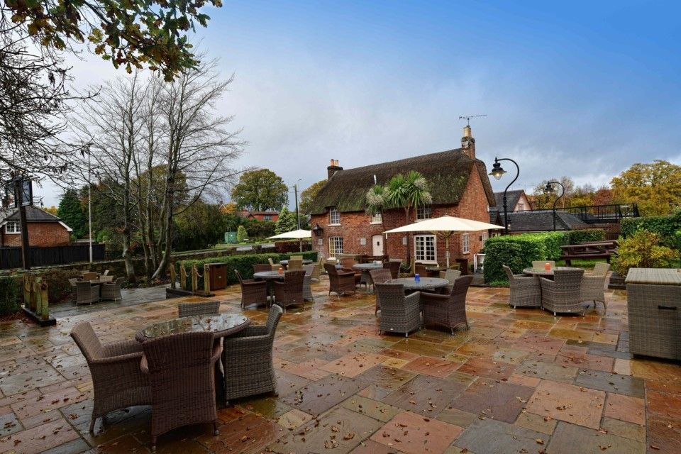 The Angel Inn, Ferndown Country Pub Beer Garden in Dorset